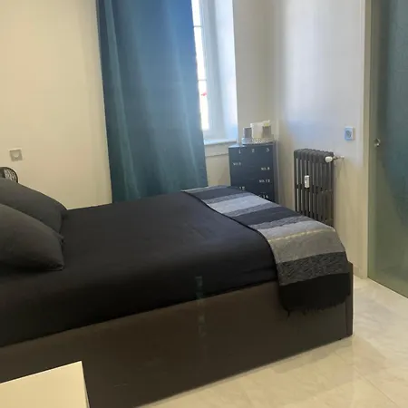 Standing 5 Pieces Centre Apartamento *